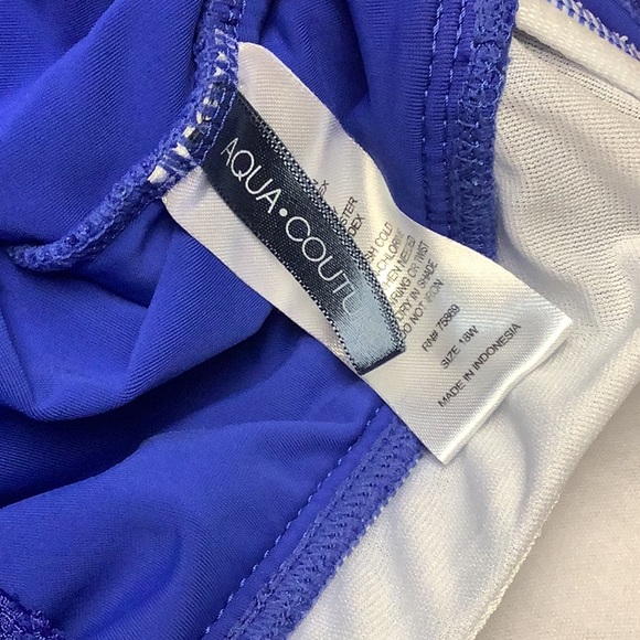 AQUA COUTURE swim top royal blue crocheted look split front size 18W adj… - Picture 3 of 10